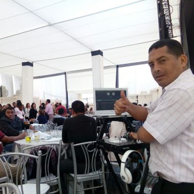 Equipo de sonido y dj