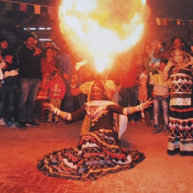 Puppetshow and dhol player