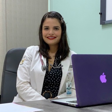 Pediatra profesional