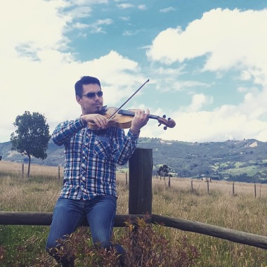 Cristian Gil Maestro Suzuki violín