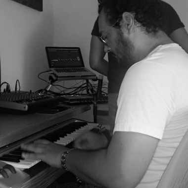 Clases Personalizadas de Piano y Guitarra y Producción Musical.