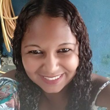 Auxiliar de limpeza , faxina , recepcionista.