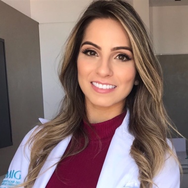 Dra. Bárbara Bastos