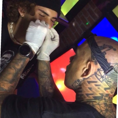 Black tattoo and piercing studio 305