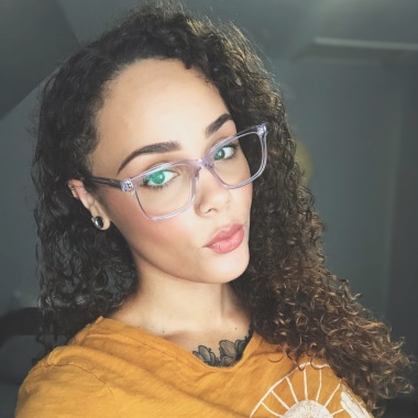 Sivanah Burgess - Makeup Artist