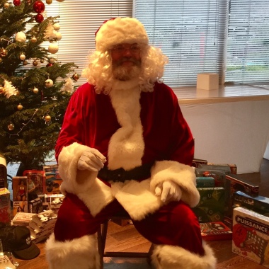 Gilles,retraité depuis 4 ans animateur,pere noel!!