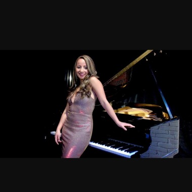 Maestra de música ( piano y técnica vocal) Escuela de música Lullaby