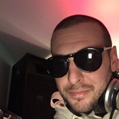 DJ andrew-james