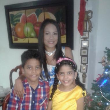 Niñera o asistente de hogar de niños