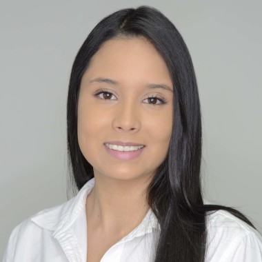 Manuela Hoyos Traducciones