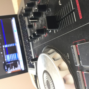 Dj