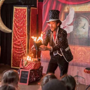 Polino Magicien Jongleur