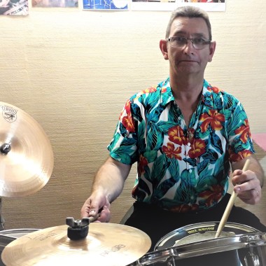 Thierry Soursas - ÉCOLE DE MUSIQUE DEPT DE BATTERIE DJEMBÉ PERCUSSIONS CLAVIERS