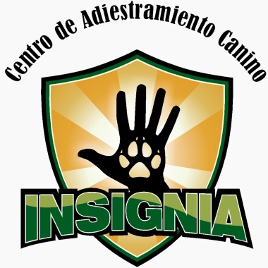Centro de Adiestramiento Canino Insignia