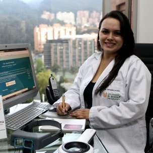Dra. Vanessa Giraldo, Dermatóloga
