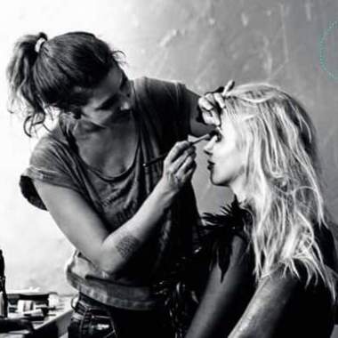 Nina make-up artist