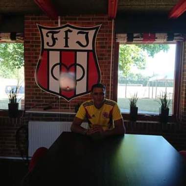 ENTRENADOR DE FÚTBOL