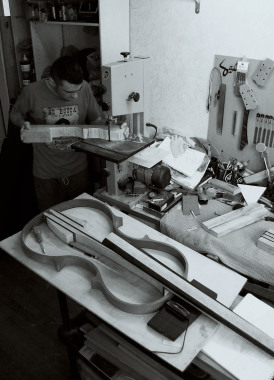 DSC GUITARS / ATELIER DE LUTHERIE DIVINE SOUND CUSTOM / LUTHIER