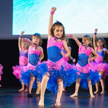 Ecole de spectacle ENVOL DE PLUMES  danse, chant, théatre, zumba, GRS, hip hop, pompom girls, atelier théatral 3-6 ans, atelier créatif,expréssion scénique; stages vacance et anniversaires.