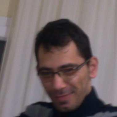 Saçkesiminde saç boyamada tercüben vardır