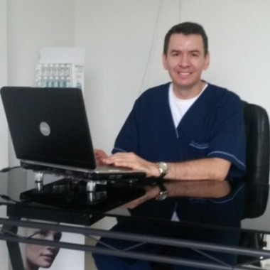 DR. OSCAR CASTAÑEDA DERMATÓLOGO