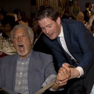 Magicians Newcastle - Paul Lytton uk’s  No1 Wedding and event magician