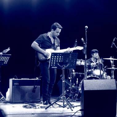 Profesor de MÚSICA y Guitarra