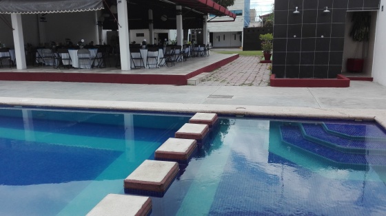 MagNils pool party