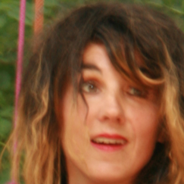 Bucoline, chansonnière, clown, comédienne