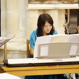 Lully pianiste accompagnatrice et compositrice de musique spirituelle