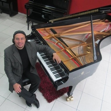 Daniel Arias Pianoman.  Músico Pianista para Eventos.