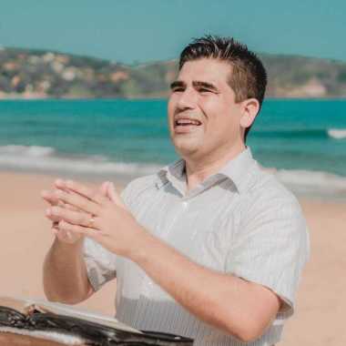 Pr. Omar Zaracho Ministro Celebrante de Casamentos, Bodas e Renovação de Votos