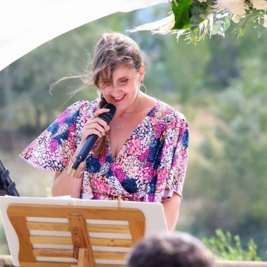 Vanessa B. Live Officiante de Cérémonie et Chanteuse