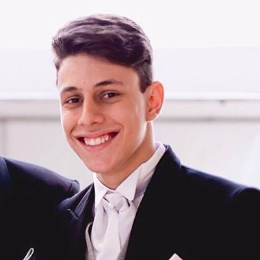 Profissional: Caio Oliveira