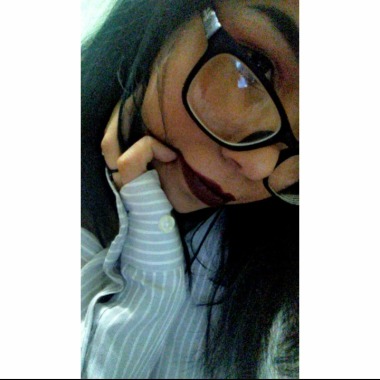 Babá, cuidadora, atendente.