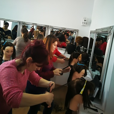 Magda Roznoveanu Beauty Academy