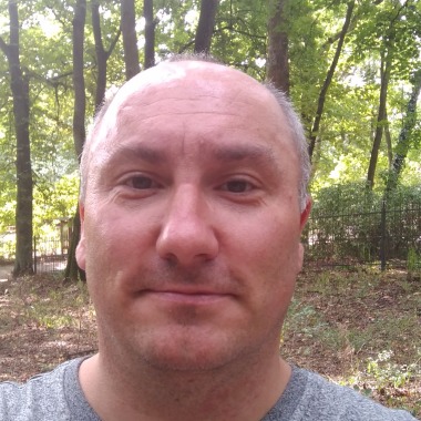 DARIUSZ