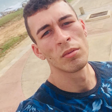 Gustavo sat
