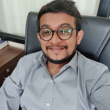 Dr Niraj D Patel