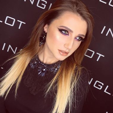 Andreea Danila Make-up Artist