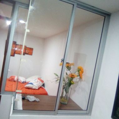 Instalador de puertas y  entanas en aluminio