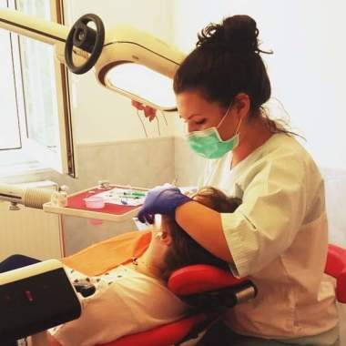 Alina Hosu medic dentist