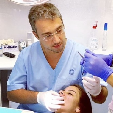 Χειρούργος Οδοντίατρος  ΚΩΝΣΤΑΝΤΙΝΙΔΗΣ ΠΑΥΛΟΣ Α.