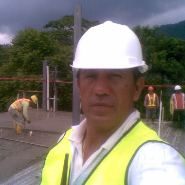 Arquitecto experto en ESTRUCTURAS METALICAS