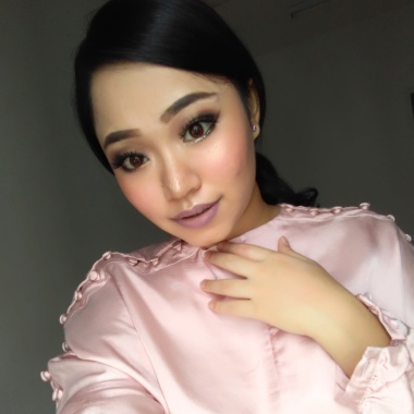 Make up by tbg