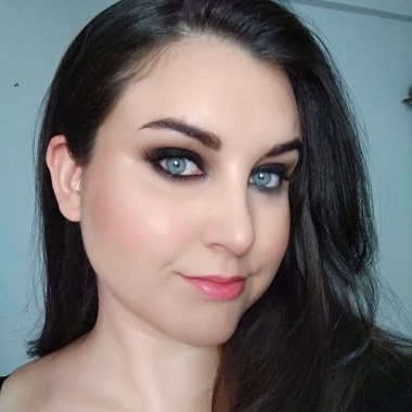 Alice's makeup