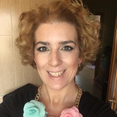 Make Up by Helena Porcel
