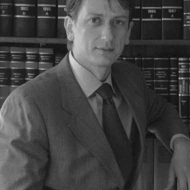 Patricio Oyaneder, Abogado, Magister en Derecho