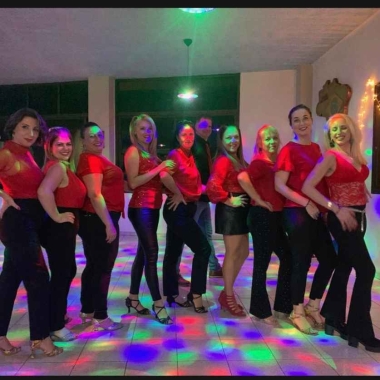 Academia baile huella latina tejina