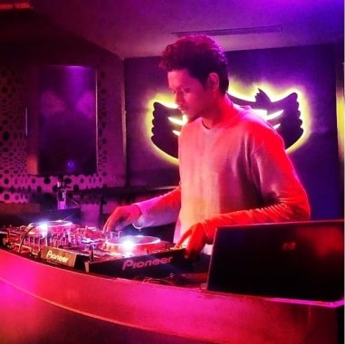 DJ spiky